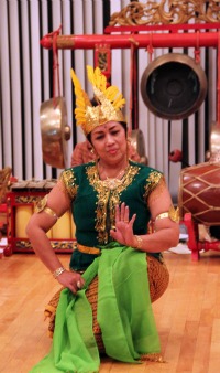 A guest performer from the Indonesian embassy accompanying the W&M Gamelan Ensemble.